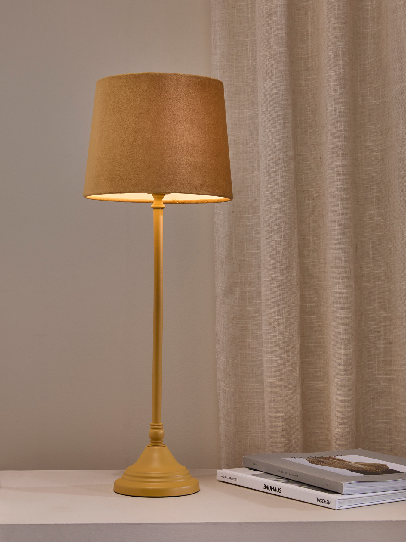 Tove bordslampa med sammetsskärm Gul 56cm